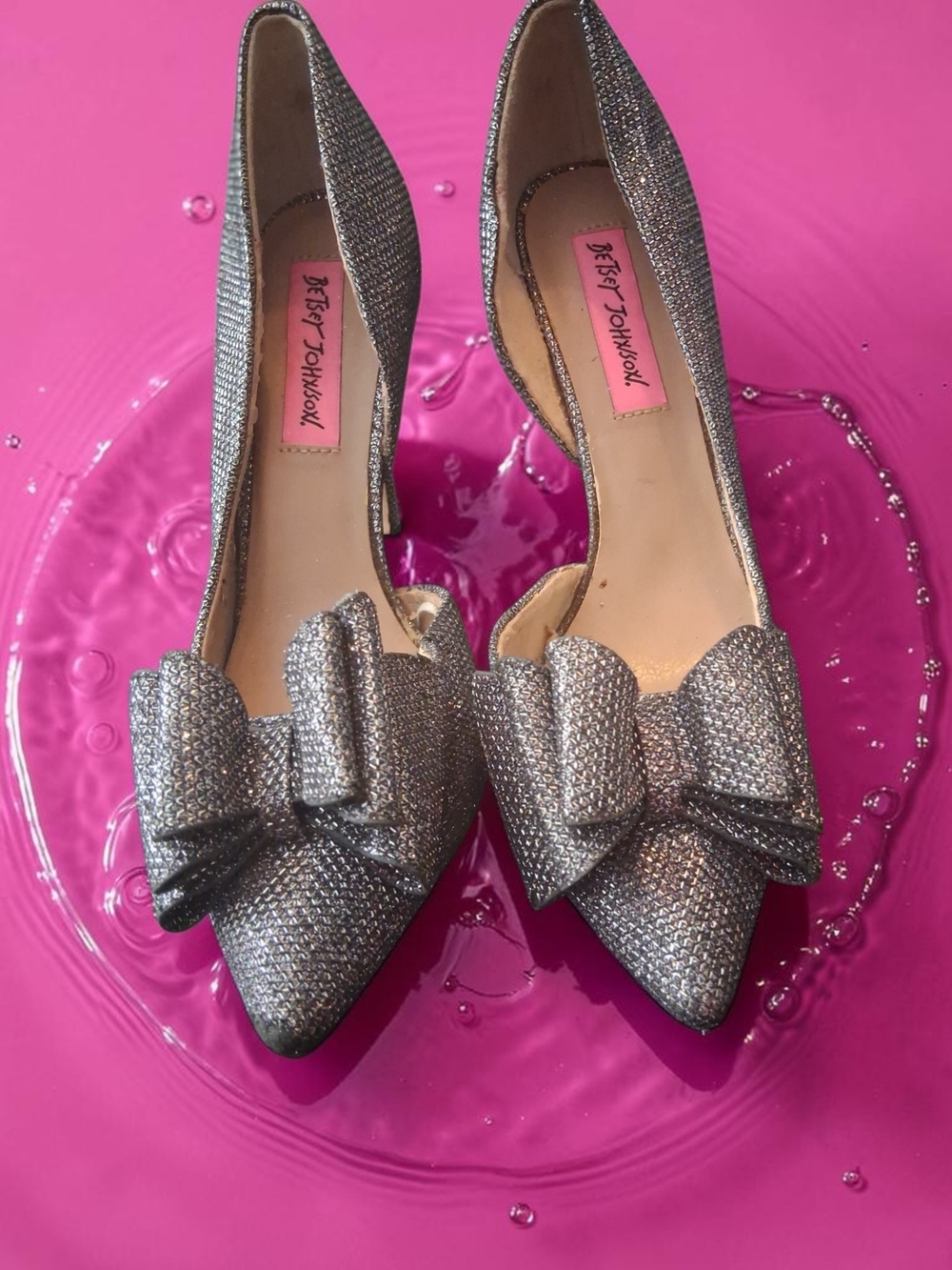 Shimmering Pewter Glitter Betsey Johnson Prince D'Orsay Pumps With Bows Size 6.5